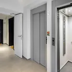 Apartment Whome Urban Oasis: Modern Living With Parking & Ac *