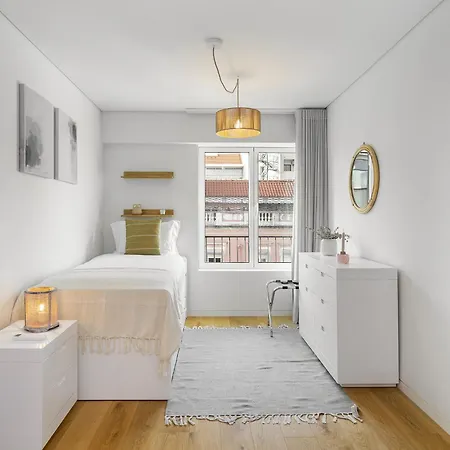 Whome Urban Oasis: Modern Living With Parking & Ac Lizbona