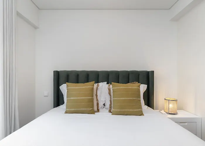 Whome Urban Oasis: Modern Living With Parking & Ac Lisboa