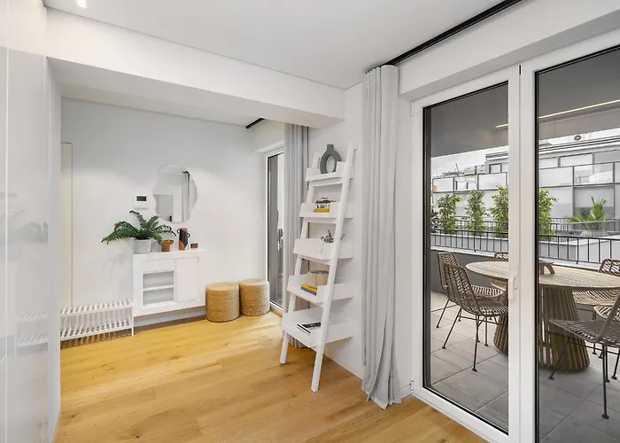 Whome Urban Oasis: Modern Living With Parking & Ac شقة *