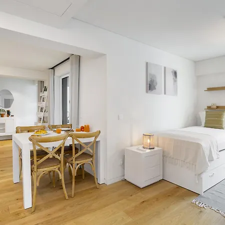 Whome Urban Oasis: Modern Living With Parking & Ac Lisboa